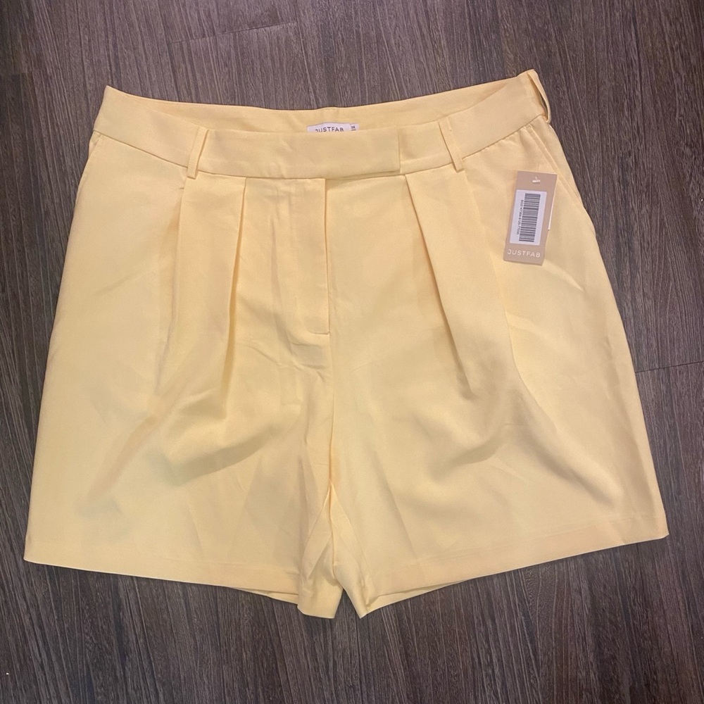 JustFab Women’s Plus Size City Shorts